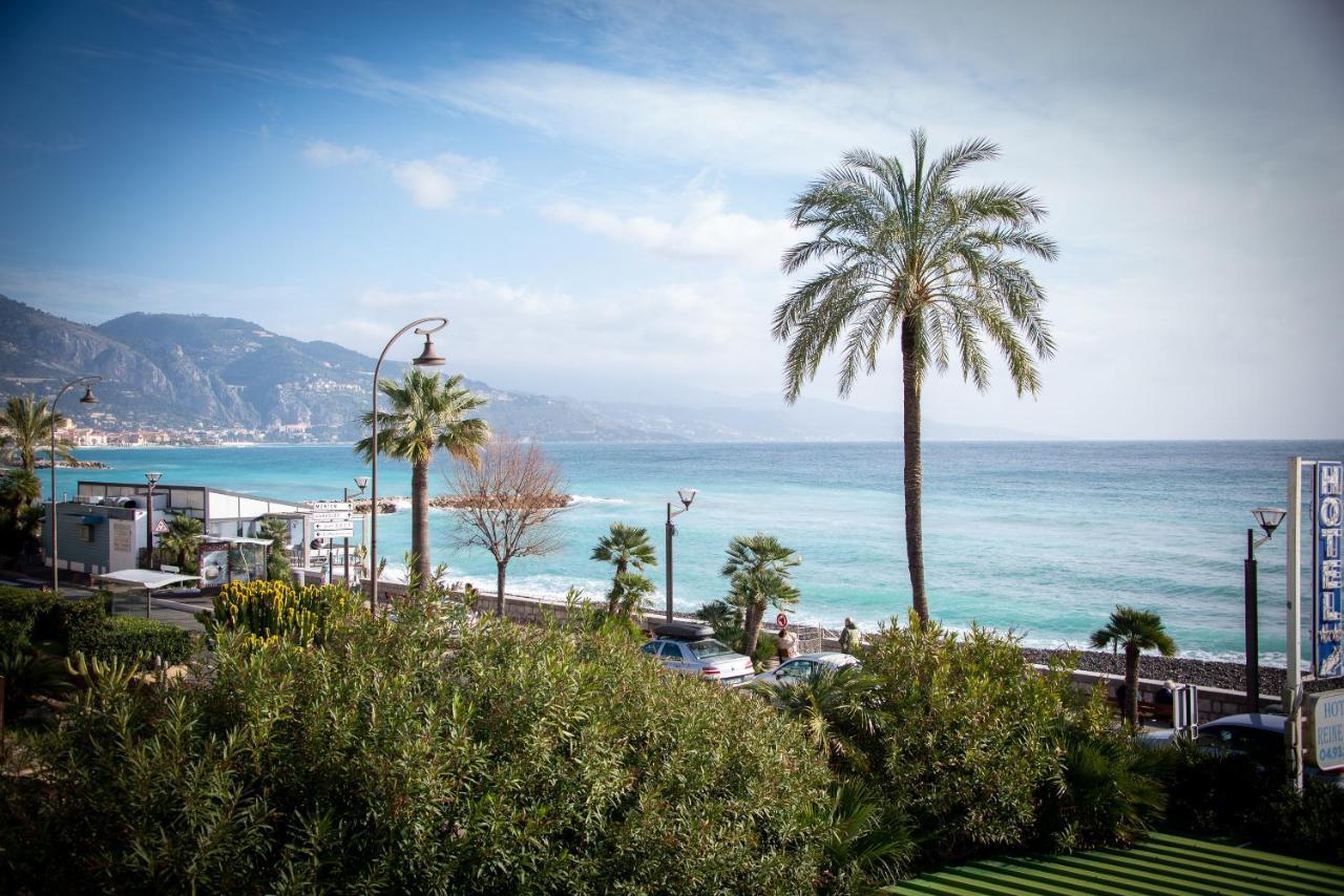 Hotel Et Appartements Reine D'Azur 罗克布吕讷-卡普马丹 外观 照片