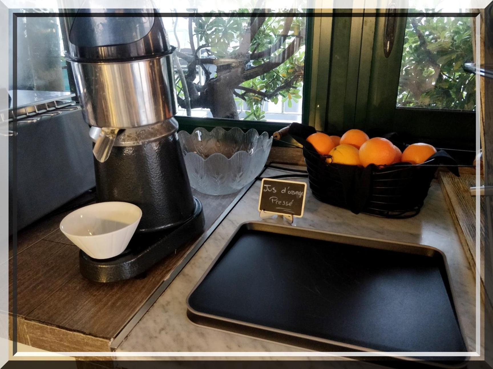 Hotel Et Appartements Reine D'Azur 罗克布吕讷-卡普马丹 外观 照片